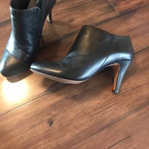 Vince Camuto VP Vive Leather Bootie